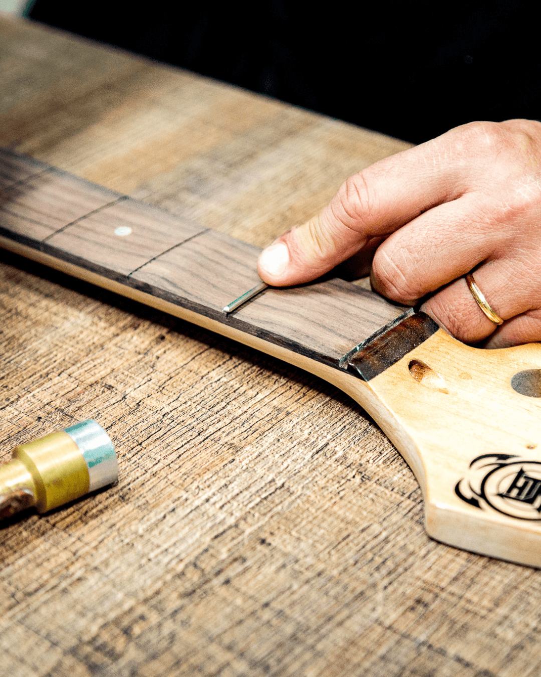 Trabalho de luthieria realizado na oficina Torky