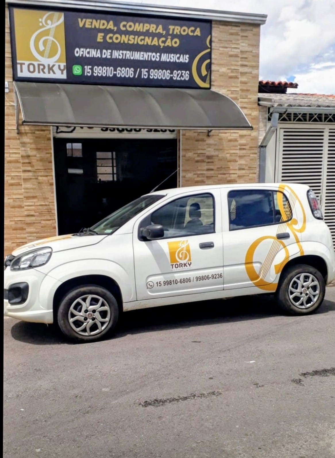 Carro de delivery identificado da Torky, unidade Salto/Sorocaba